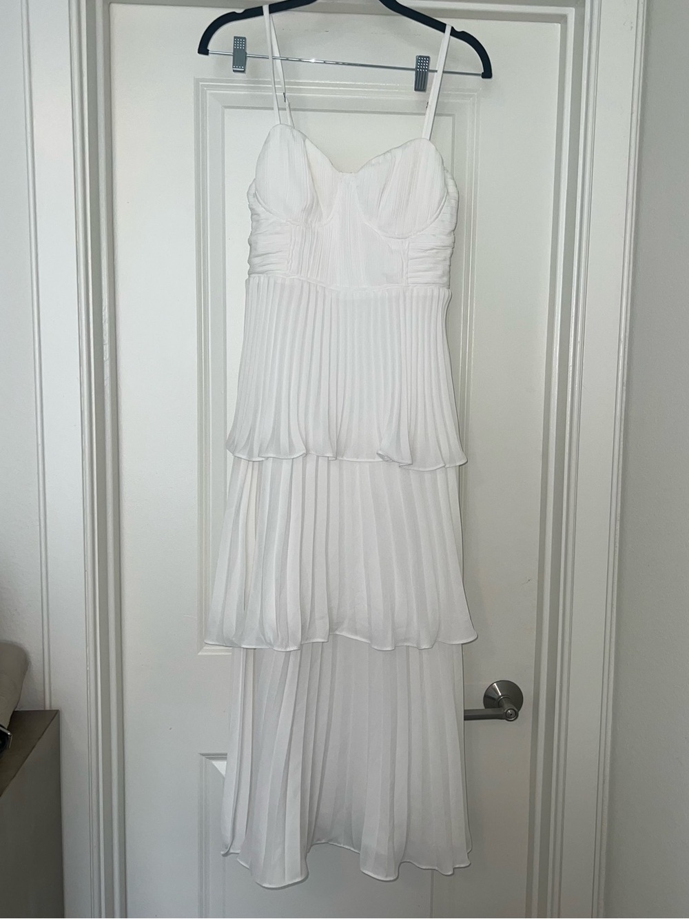 NWOT Lulu's White Tiered Pleated Midi Dress with Spaghetti Straps
